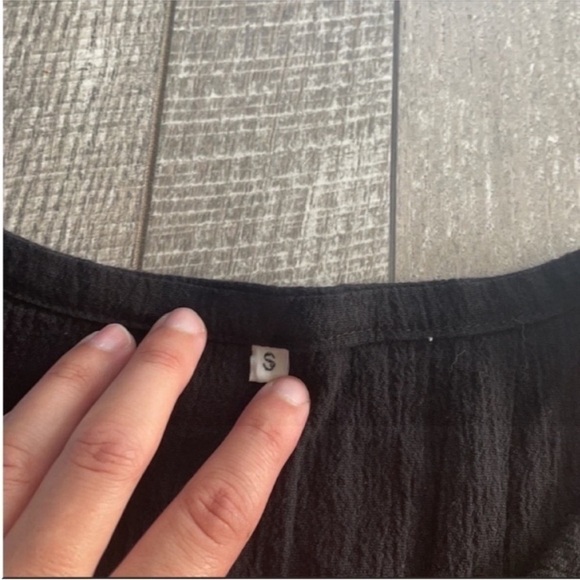 Urban Outfitters Black Floral Embroidered Open Shoulder Top Size Small. - Picture 5 of 7